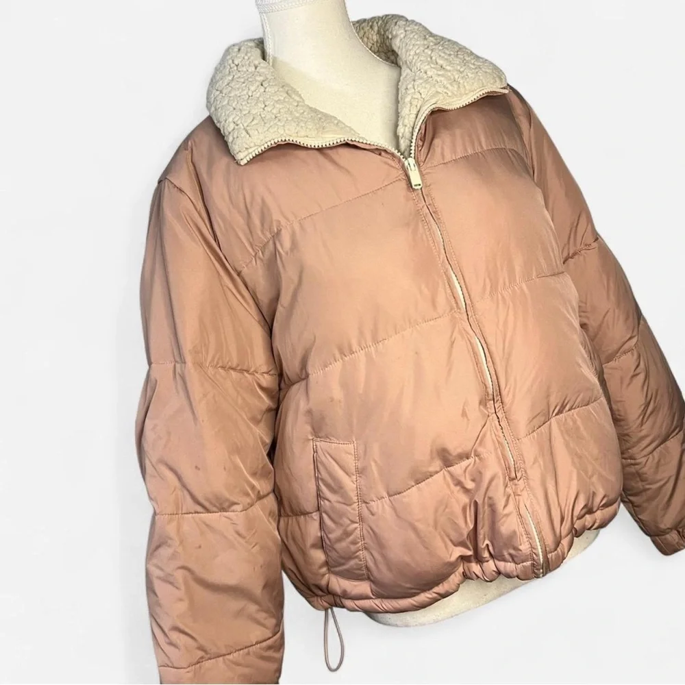 Hollister Women's pink Puffer Jacket with Sherpa Lining‎ Size Large